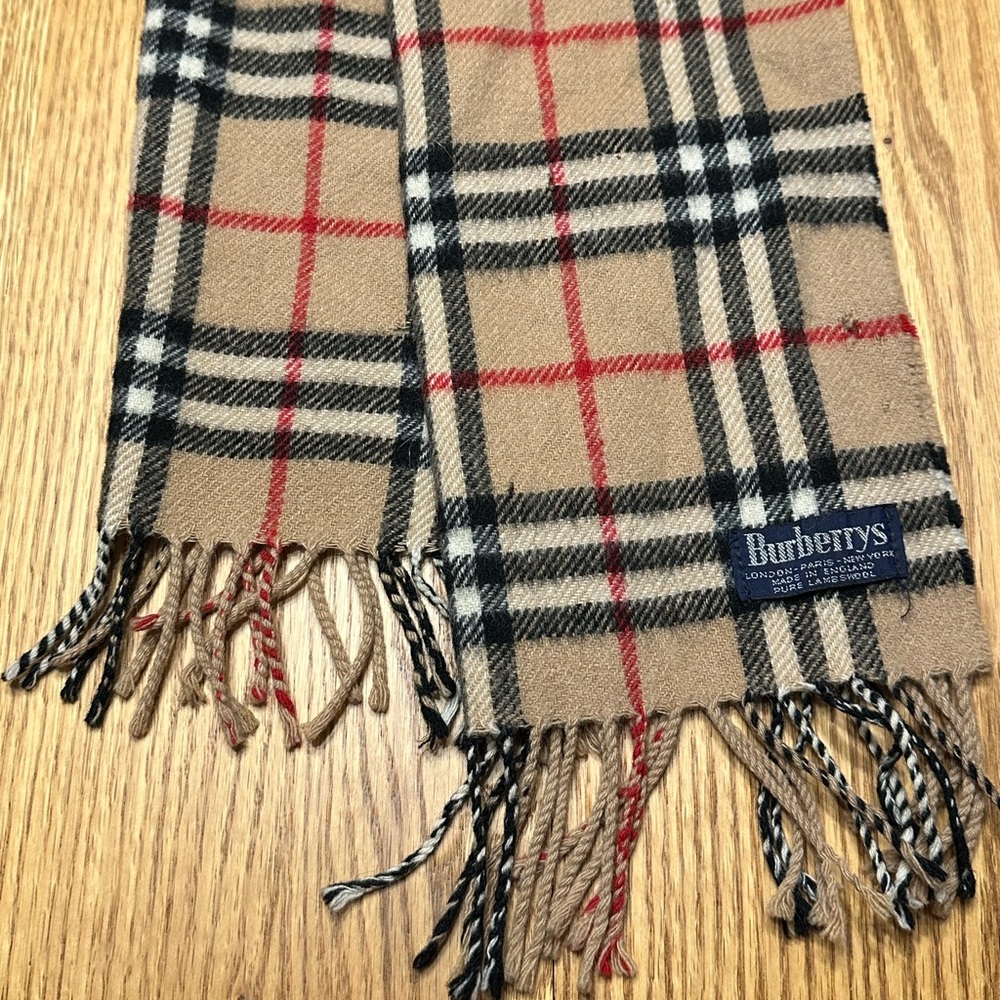 VINTAGE BURBERRY SCARF - Picture 2 of 5